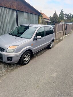 Ford fusion komfort 1.4 59kw r.v.2011velmi pěkné auto.