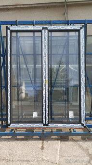 NOVÉ hliníkové balkonové dveře / francouzské okno Slovaktual