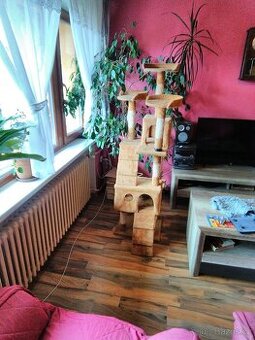 Škrabadlo strom pro kocky