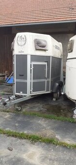 Přívěs na 2 koně s laminátovou střechou a sedlovnou 2007