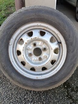 Prodám 165/70 R13  Nokian