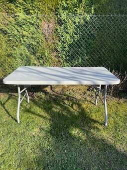 Plastový stůl obdélník