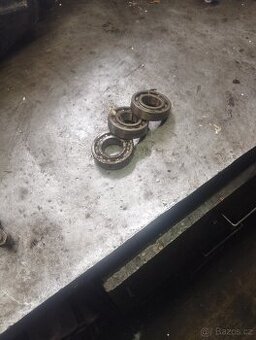 Prodám na Multicar  M22 ložiska do zadních kol