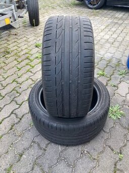 2 ks letních pneu Bridgestone 245/40/17, cca 4mm