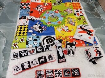 pestrobarevná deka zvířátka + hračky