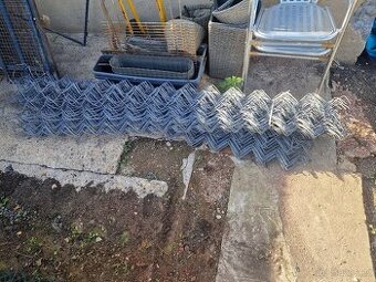 Ctyrhranne pletivo pozink + sloupky