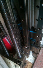 Lineární vedení kolejnice THK, šrouby