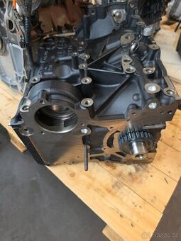 BLOK MOTORU + KLIKA NOVA DFF / DFS 2,0 TDI