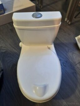 Dětská toaleta - zvuk splachování