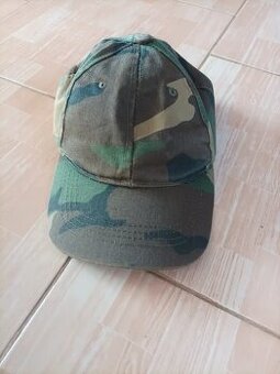 Chlapecká maskáčová kšiltovka cca 9-12 let