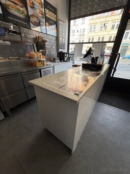 Pult / recepční nebo barová stanic