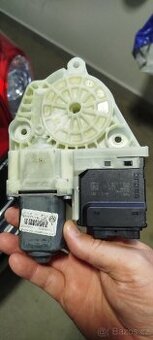 Motorek stahování levého zadního okna pro VW PASSAT B6