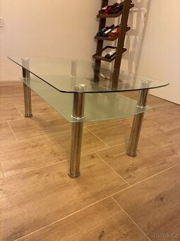 Skleněný konferenční stůl