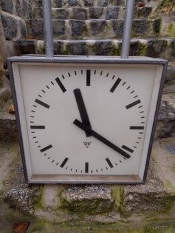 Industriální oboustranné hodiny PRAGOTRON