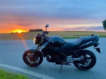 Suzuki GSR 600