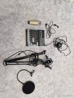 Mixpult Behringer Xenyx QX1202USB + mikrofon C-1