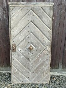 Starožitné dřevěné dveře a vrata - 1