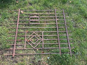 kovany plot,traktor sedacka