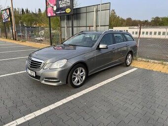 Mercedes - Benz E200 Avangard - 1