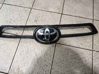 Středový znak na Toyota Hilux