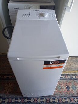 Vrchem plněná pračka Indesit – 6 kg, 1000 ot/min