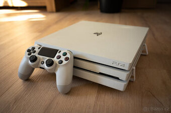 PS4 Pro 1TB + Ovladač + 4 Hry
