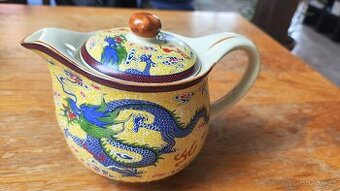 Japonská konvička na čaj, porcelánová konvička s drakem