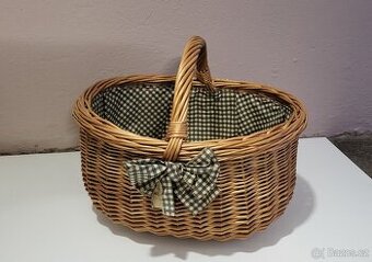 Proutěný, piknikový koš, kvalitní, pevný