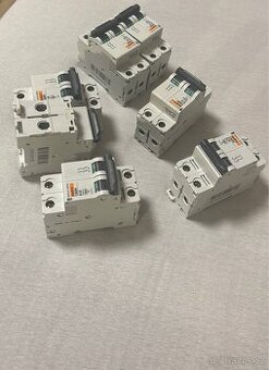 Prodám 7× jistič Merlin Gerin C60N B20 (2P, 20A, B, 6kA) - 1