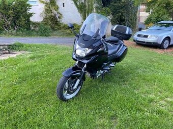 Honda Deauville NT700V