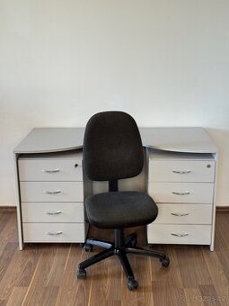 Nábytek do kanceláře nebo domácí pracovny