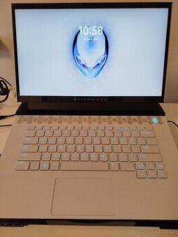 Alienware m15 R3 – TOP stav, 32 GB, 2 TB, RTX 2070S, záruka
