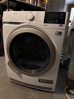 nefunkční sušičku AEG 8000 series (na 8 kg).