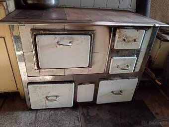 Kachlová kuchyňská kamna