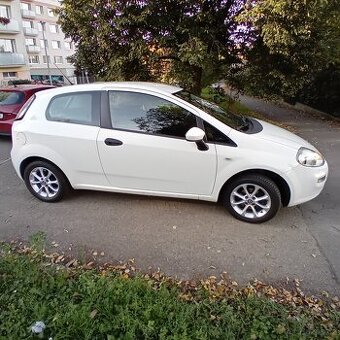 Fiat Punto Grande/Evo 2013 ČR LPG 1.2 51 kw 131 000 km