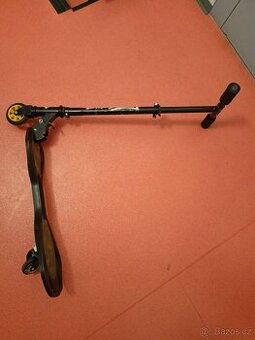 Koloběžka street surfing wave scooter