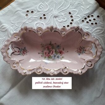 Miska z růžového porcelánu Chodov