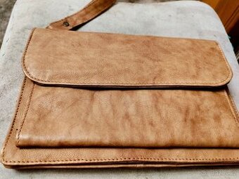 Kožená nová taštička