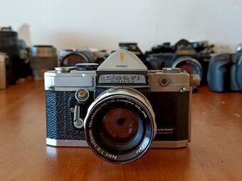 PETRI Penta (Petri Camera 2/55mm) - 1959