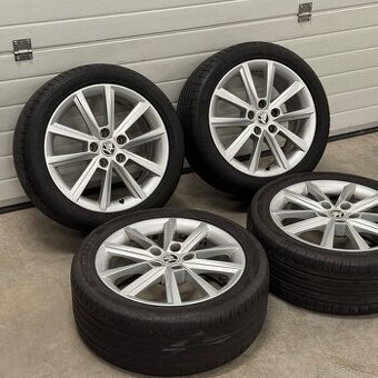 Alu kola Škoda Octavia, 225/45 R17 Nokian a Sava, 5x112