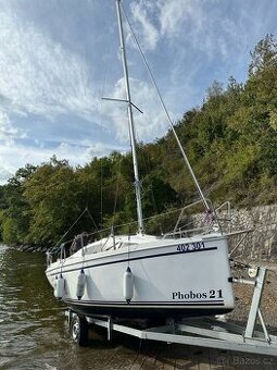 Loď Plachetnice PHOBOS 21 + motor SUZUKI DF5L + man. přívěs - 1