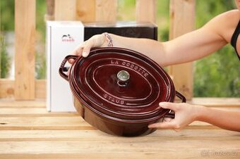 STAUB litinový hrnec oválný 33 cm 6,6 ltr
