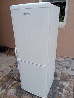 Lednice s mrazakem Beko