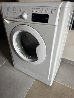 Pračka Indesit na 5kg prádla - 1