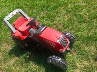 Šlapací traktor