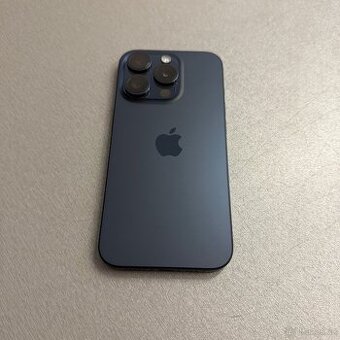 iPhone 15 Pro 256GB blue titan, pěkný stav, rok záruka