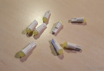 T5 LED auto žárovka 1SMD do budíků, kombipřístroje