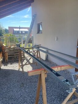 Sekční garážová vrata 2,5m x 2,3m