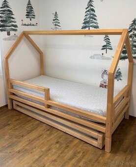 Domečková postel s výsuvným šuplíkem