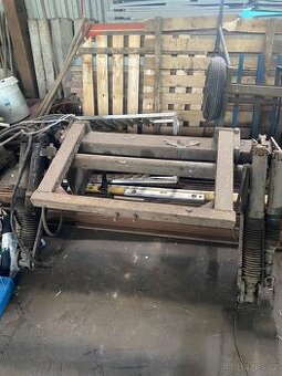 Hydraulické čelo , zvedací plošina